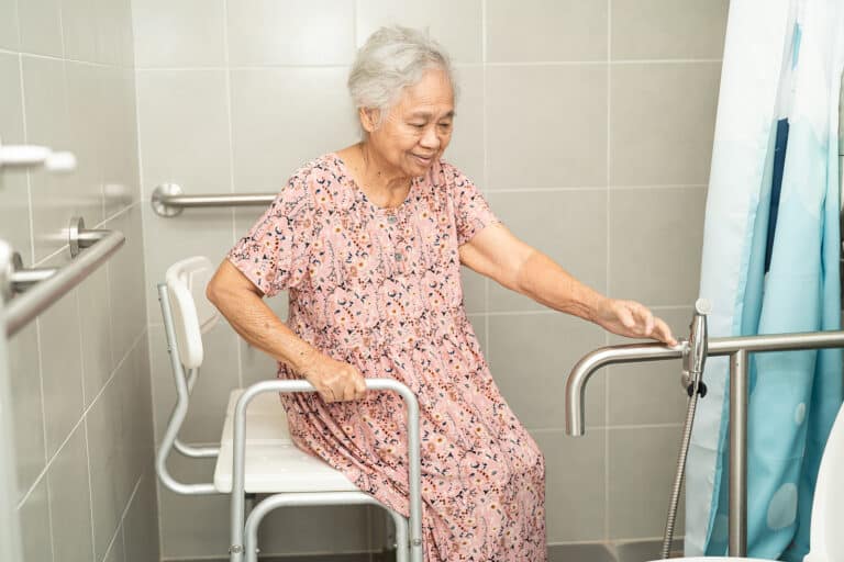 Elderly Bathing: Personal Care at Home La Jolla CA